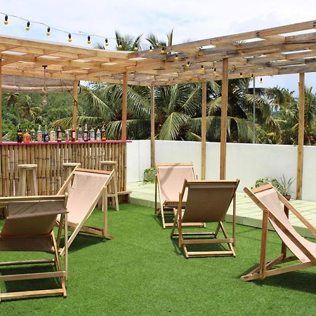 Sun & Moon Hostel Мірісса Екстер'єр фото