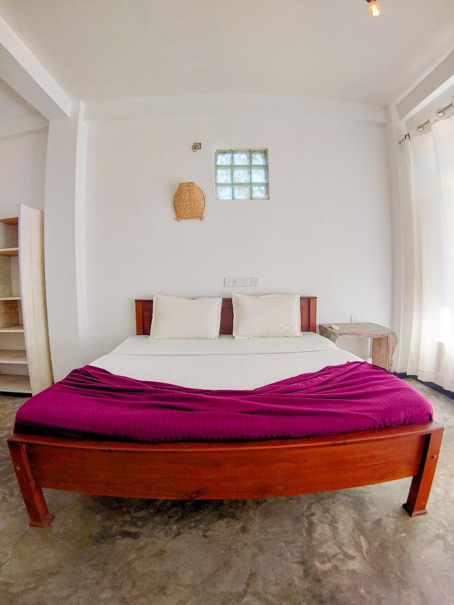 Sun & Moon Hostel Мірісса Екстер'єр фото